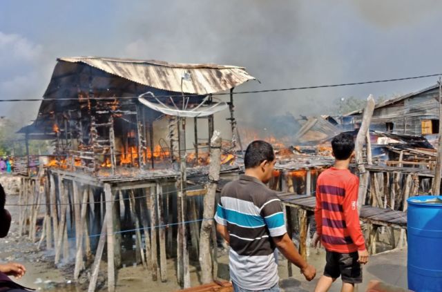 Empat Rumah Warga Panipahan Rohil Ludes Dilalap Api