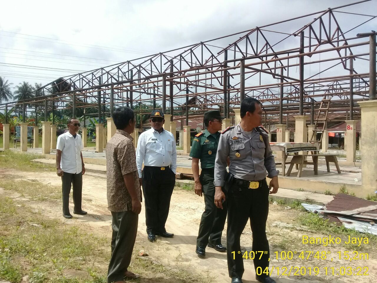 Danramil 05/RM Hadiri Musyawarah Pembongkaran Pasar Milik Pemda