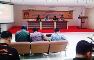 KPUD Gelar Bimtek Pemilihan Bupati dan Wabup Rohil KPUD Gelar Bimtek Pemilihan Bupati dan Wabup Rohil