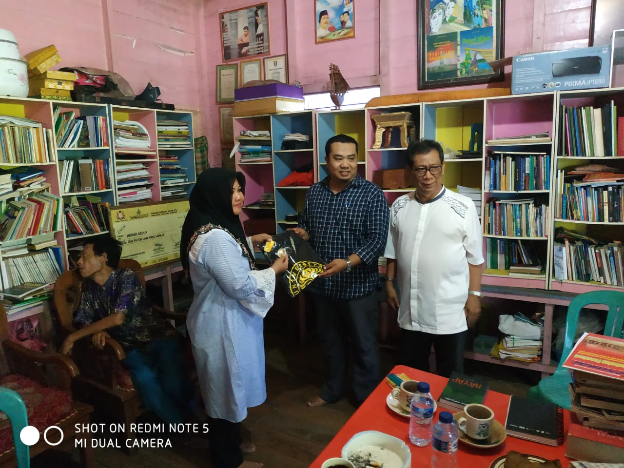 Tim Riset UI Kunjungi Pustaka Alm Sudarno Mahyudin di Bagansiapiapi