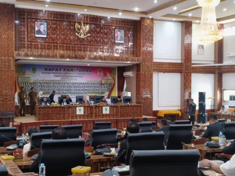 DPRD Rohil Gelar Sidang Paripurna Penyampaian Nota Keuangan RAPBD Tahun 2025