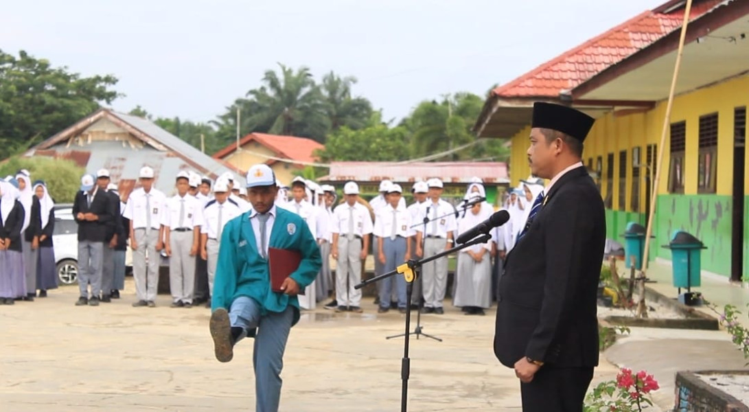 Waka DPRD Kampar Repol Jadi Pembina Upacara, Peringati Hari Lahirnya Sumpah Pemuda Waka DPRD Kampar Repol Jadi Pembina Upacara, Peringati Hari Lahirnya Sumpah Pemuda