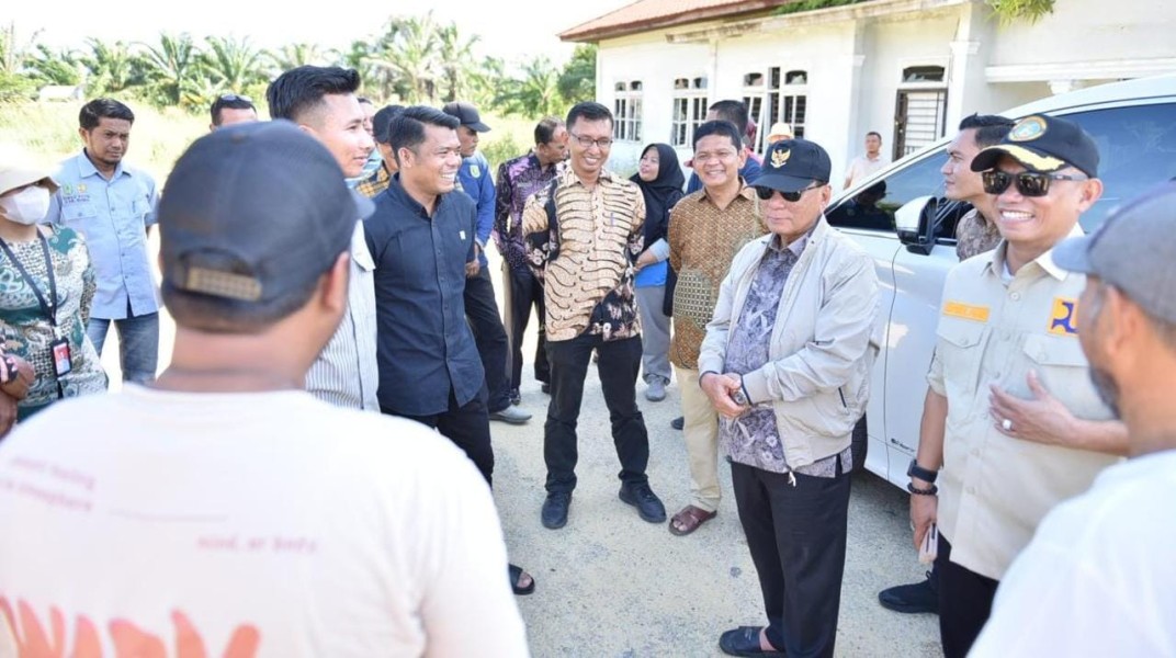 Bupati Rohil H. Bistamam Tinjau Eks Terminal Bus Bagan Batu, Bahas Rencana Alih Fungsi dan Pembangun Bupati Rohil H. Bistamam Tinjau Eks Terminal Bus Bagan Batu, Bahas Rencana Alih Fungsi dan Pembangun