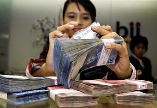 Rupiah Kian Perkasa. Takut Rugi Pemilik Dolar Buru-buru ke Money Changer