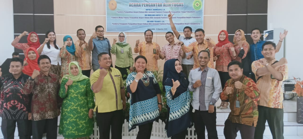 Sempat Terharu! Saat Acara Pengantar Alih Tugas Panitera Pengadilan Negeri Rohil