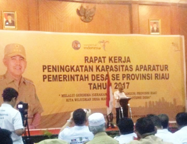 Ratusan Kades Sampaikan Kekecewaan Ke Gubri