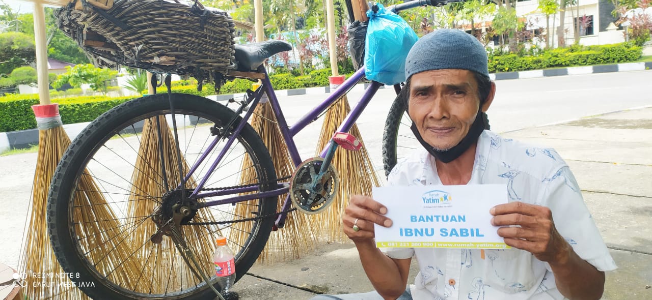 Rumah Yatim Riau Salurkan Program Bantuan Ibnu Sabil untuk Hermonedi
