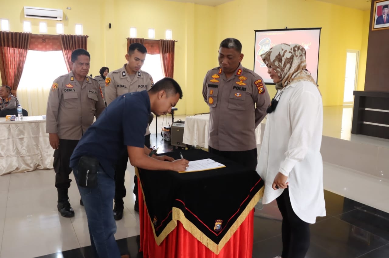 Polres Kampar Lakukan MoU Dengan Penyedia Barang dan Jasa Untuk Tahun Anggaran 2023
