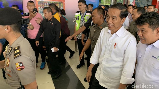 Tiba di Manado, Jokowi Tinjau Perluasan Bandara Sam Ratulangi