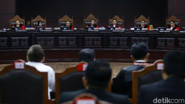 Tim Jokowi Bantah Gaji PNS Naik Gara-gara Pilpres