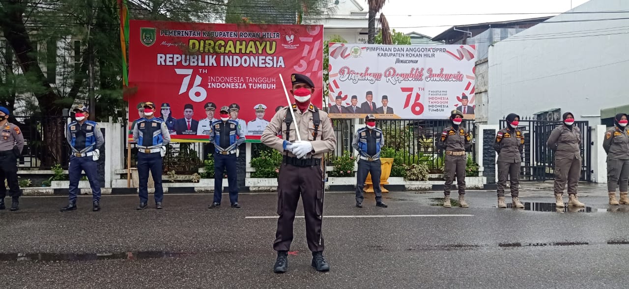 HUT RI ke-76, Kanit Reskrim Polsek Bangko Iptu Jonera Putra Jadi Komandan Upacara