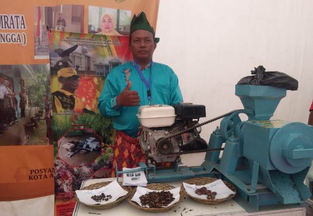 Wow !! Pria Tamatan SD Asal Rohil Ciptakan Pabrik Mini Dan Mesin Pemecah Cangkang Sawit