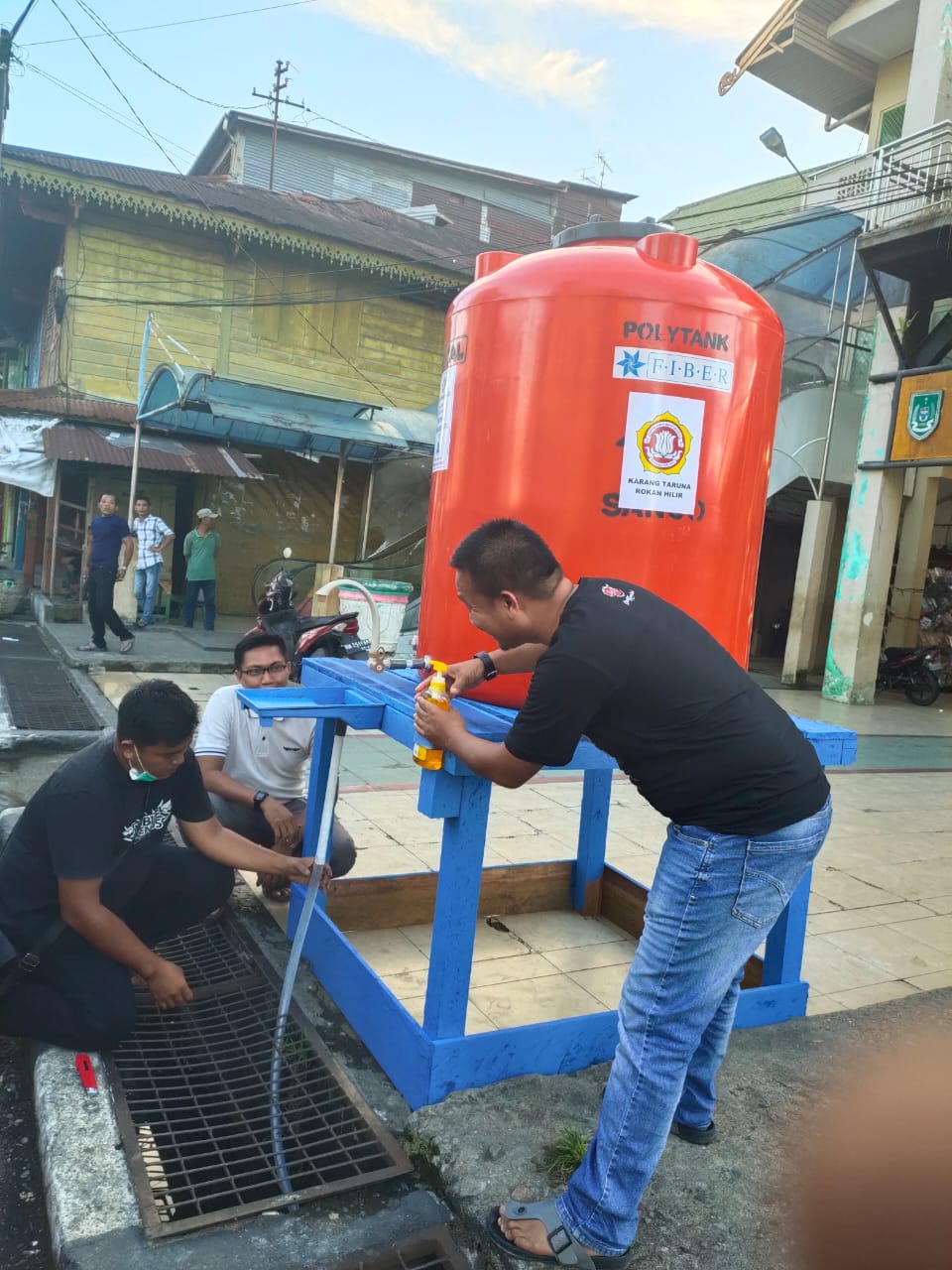 Karang Taruna Rohil Sediakan Fasilitas Umum Tempat Cuci Tangan