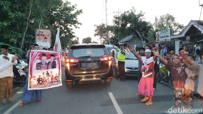 Ma'ruf Amin Dihadang Pro-Prabowo Sandi