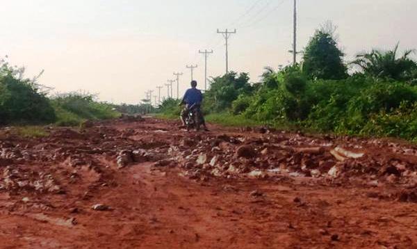Musim Penghujan Jalan Poros Menuju Kepenghuluan Darussalam Rusak ParaH