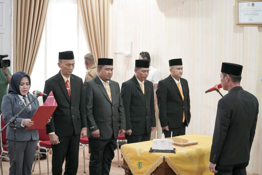 Bupati Rohil Lantik Pengurus dan Pengawas BUMD SPR