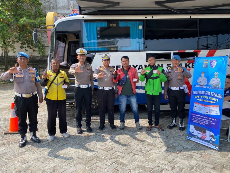 Polres Pelalawan Gelar Perpanjangan SIM Gratis, Bansos dan Program Green Policing Polres Pelalawan Gelar Perpanjangan SIM Gratis, Bansos dan Program Green Policing