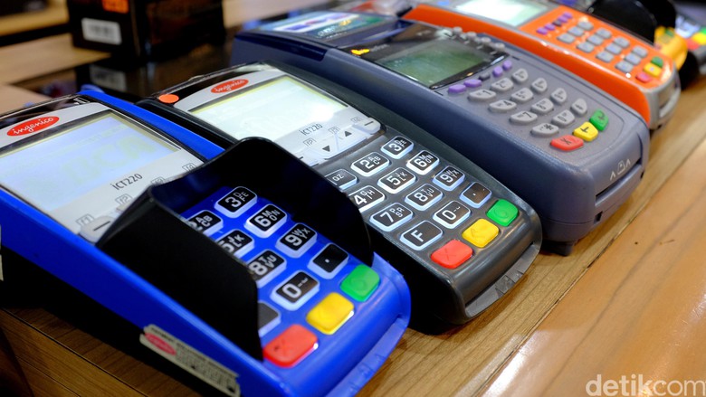 Kartu Kredit Jangan Dua Kali Gesek, Kartu Debit Bagaimana?