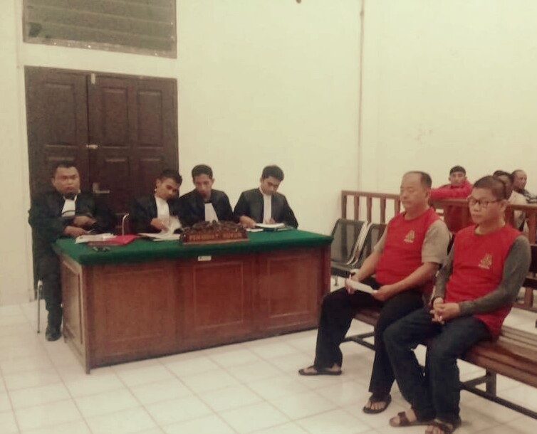Akiong dan Acin Kecewa Saksi Pelapor Tak Hadir Di Persidangan