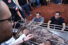 MENYERAMKAN! Bupati Rohil Temui Honorer Bangkit Dari Lubang Kubur