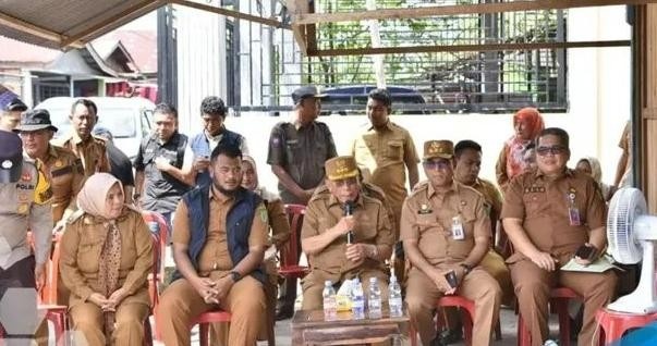 Bupati Rohil H. Bistamam Instruksikan Langkah Terpadu Pulihkan Korban Kebakaran Bagan Hulu