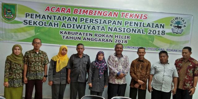 6 Sekolah di Rohil Peroleh Sertifikat Sekolah Adiwiyata Nasional Dari KLH