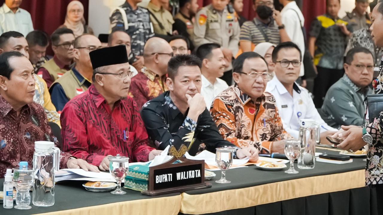 Bupati Rohil Rakor Karhutla dengan Forkompimda se-Provinsi Riau