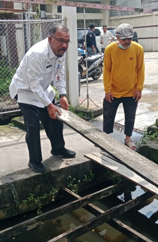 Atasi Banjir:Suwandi Pimpin Langsung Pembersihan Aliran Sungai Garam