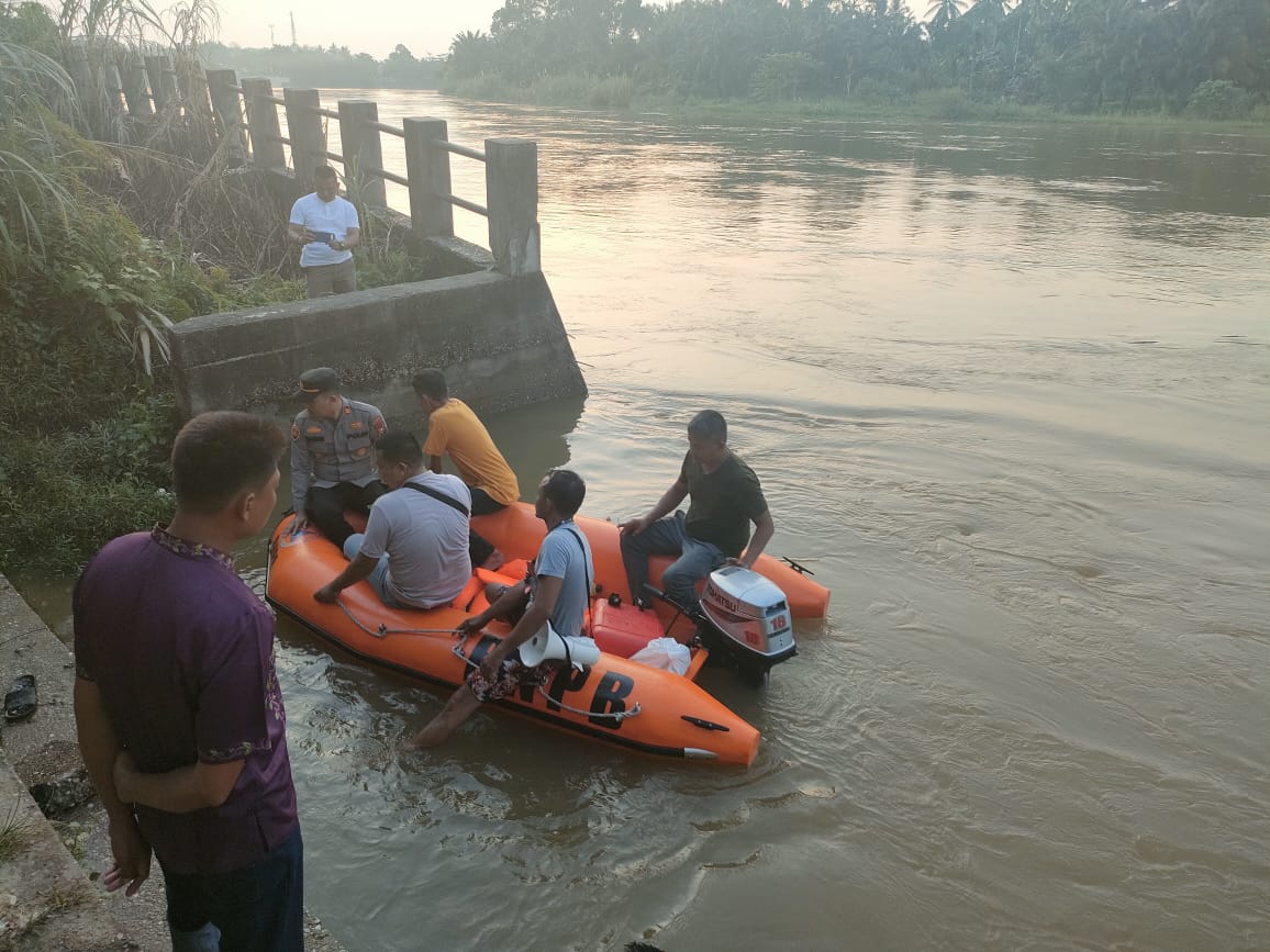 Bocah 4 Tahun Tenggelam di Tepian Sungai Kampar Desa Tanjung Bungo