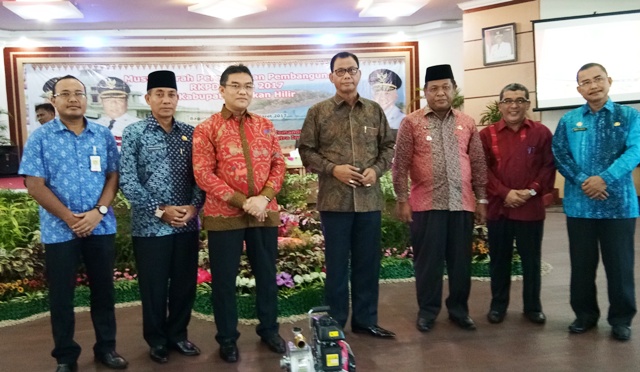 Bank Riau Kepri Salurkan Dana Kemitraan ke Pemkab Rohil