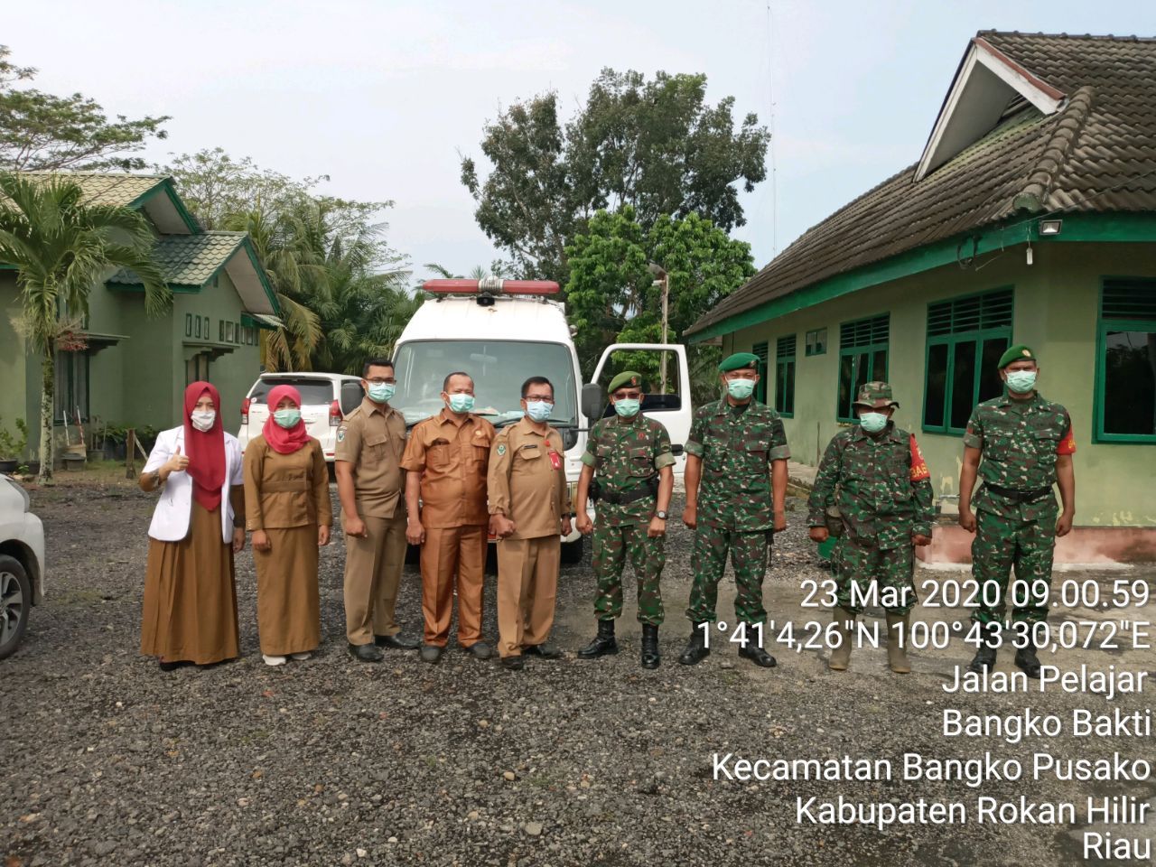 Cegah Penularan Virus Corona, Koramil dan Puskesmas Berikan Himbauan ke Warga