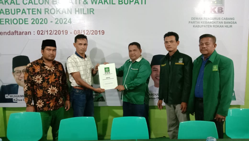 Afrizal Sintong Pendaftar Perdana Di DPC PKB Rohil