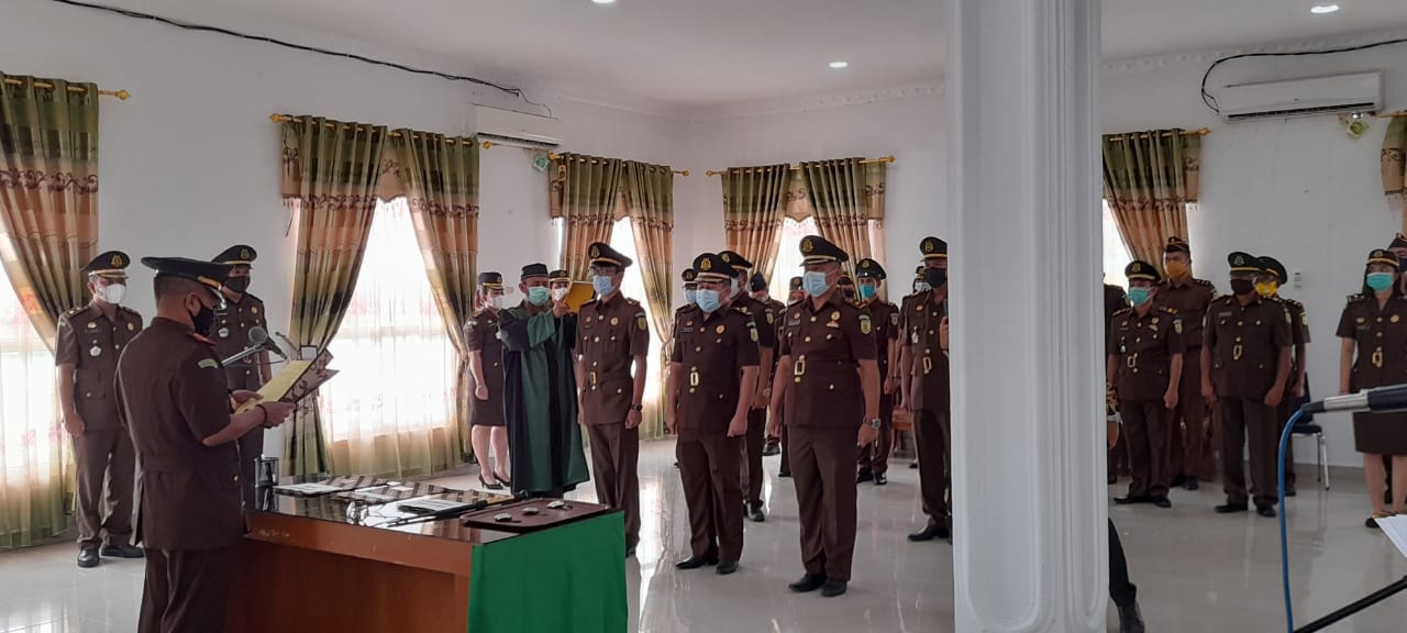 Kajari Rohil Sertijabkan Tiga Kepala Seksi