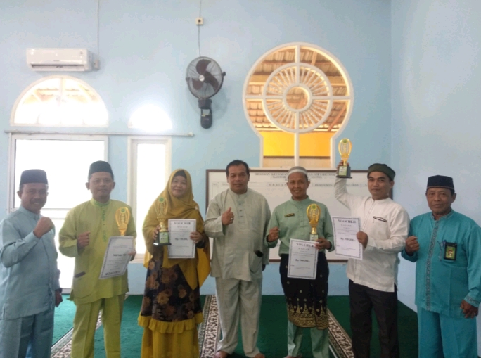 Kemenag Siak Serahkan Penghargaan Penyuluh Agama Islam Award 2023 Tingkat Kabupaten