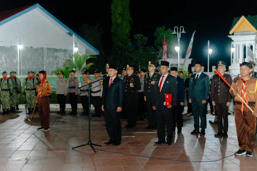 Wakil Ketua III DPRD Rohil Pimpin Apel Kehormatan dan Renungan Suci HUT ke-81 RI