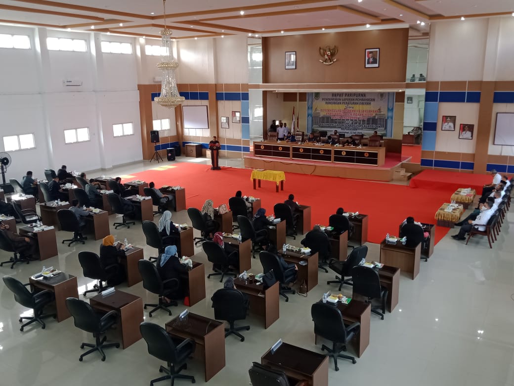 Tiga Kali Meja Pimpinan Paripurna DPRD Rohil Diketok Palu Sidang