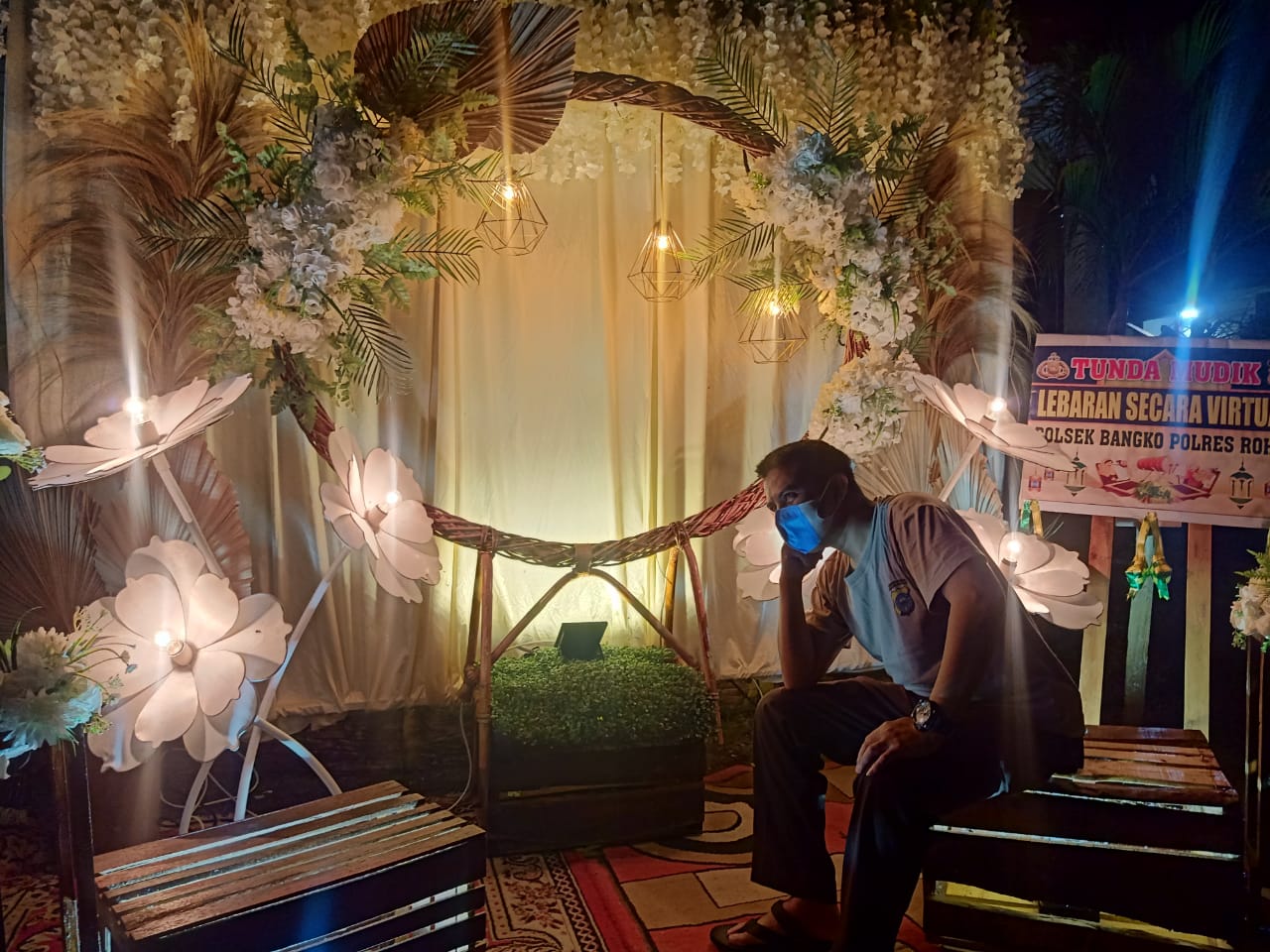 Lepas Kerinduan Dengan Keluarga, Polsek Bangko Buat Terobosan Photo Booth Lepas Kerinduan Dengan Keluarga, Polsek Bangko Buat Terobosan Photo Booth