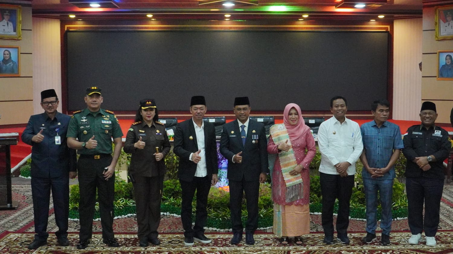 Bupati Afrizal Sintong Lantik H Fauzi Efrizal Sebagai Sekda Rohil