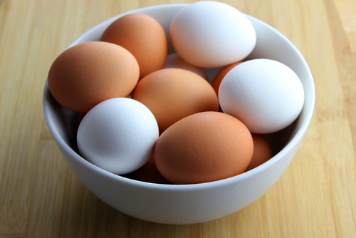 Telur Mentah Lebih Bergizi dari Telur Matang, Apa Benar?