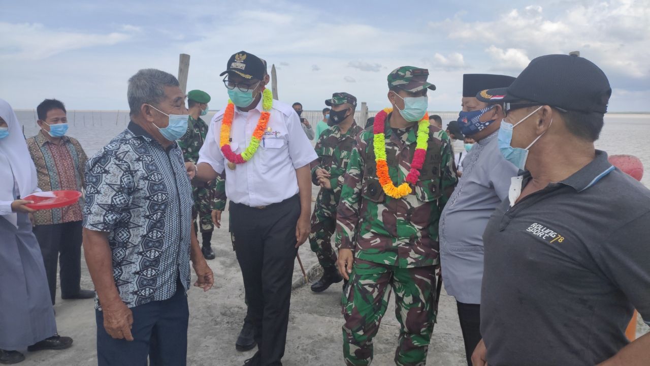 Danrem 031/Wira Bima Kunjungi Pos Koramil 04/Kubu Di Pulau Halang Rokan Hilir