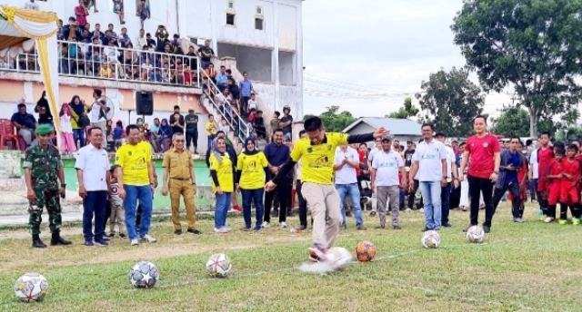 Dibuka Bupati Rohil, Hospital Super League Hadirkan Mantan Pemain Timnas Budi Sudarsono