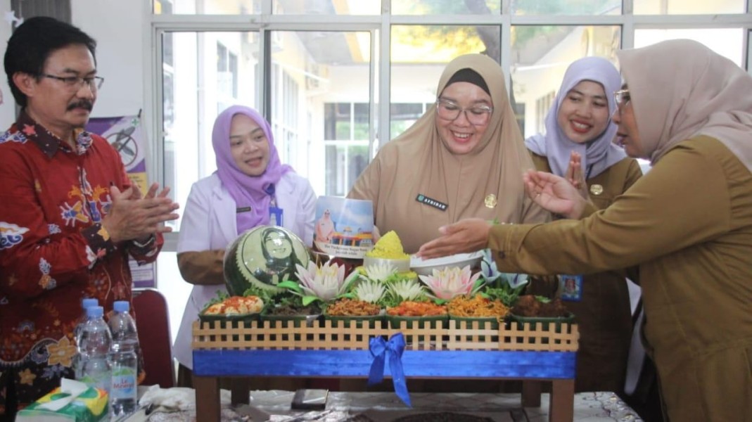 Peringati Hari Jadi ke-16, UPT Puskesmas Bagan Punak Gelar Pemotongan Tumpeng dan Lomba kebersihan