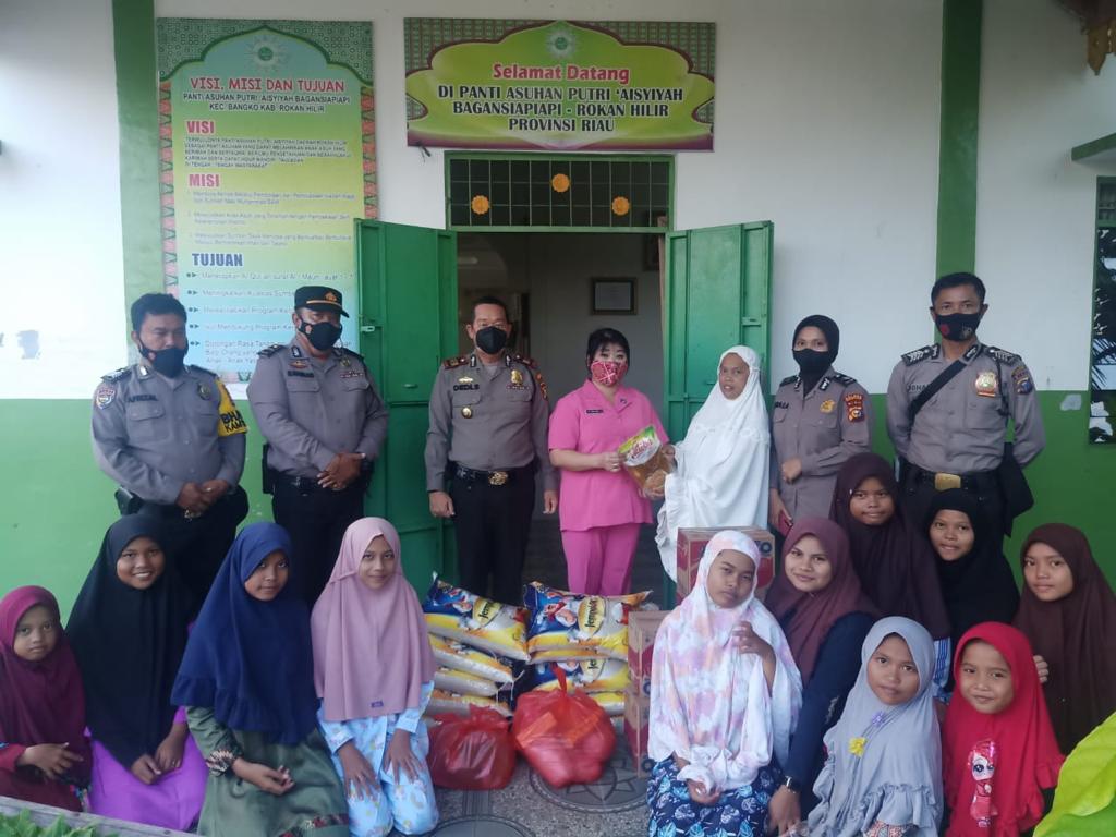Kapolsek Bangko dan Ketua Bhayangkari Anjangsa Ke Ponpes dan Panti Asuhan Asyasiyah