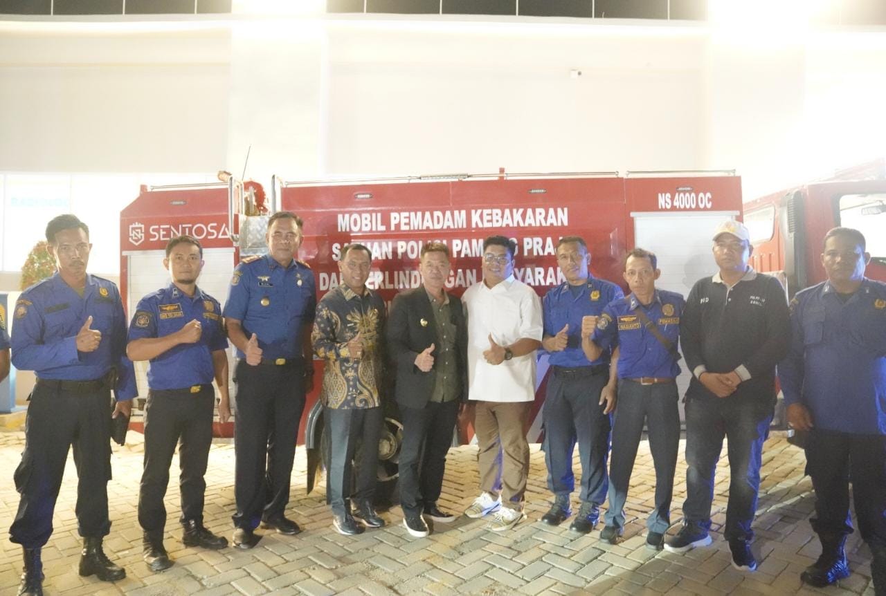Bupati Rohil Serahkan Satu Unit Mobil Damkar Untuk Baganbatu