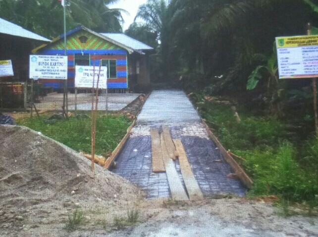 Bantah Tudingan Bangun Jl Pribadi Pakai DD, Pengulu Lab Tangga Hilir: Itu Untuk Kepentingan Paud Bantah Tudingan Bangun Jl Pribadi Pakai DD, Pengulu Lab Tangga Hilir: Itu Untuk Kepentingan Paud