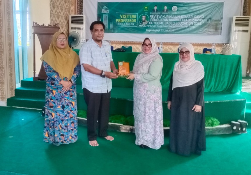 STAI Ar-Ridho Bagansiapiapi Gelar Review Kurikulum Berbasis OBE Bersama Guru Besar UIN Suska Riau