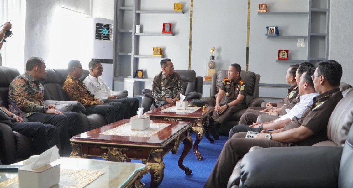 Pemkab Rohil Terima Kunjungan Kajari Bahas Pendampingan Hukum dan Pembangunan