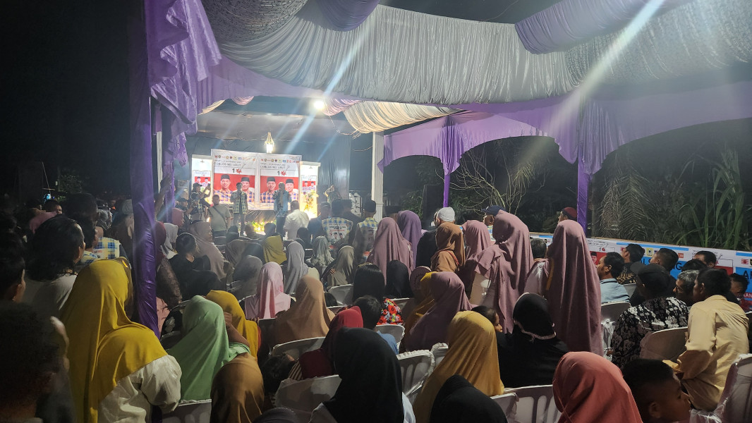 Tak Mau Kalah, Ribuan Masyarakat Paret Aman Siap Antarkan Asset Dua Periode Tak Mau Kalah, Ribuan Masyarakat Paret Aman Siap Antarkan Asset Dua Periode