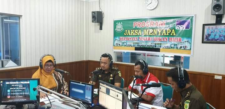 Lewat RRI, Kejari Rohil Menyapa Bahaya Penyalahgunaan Narkotika