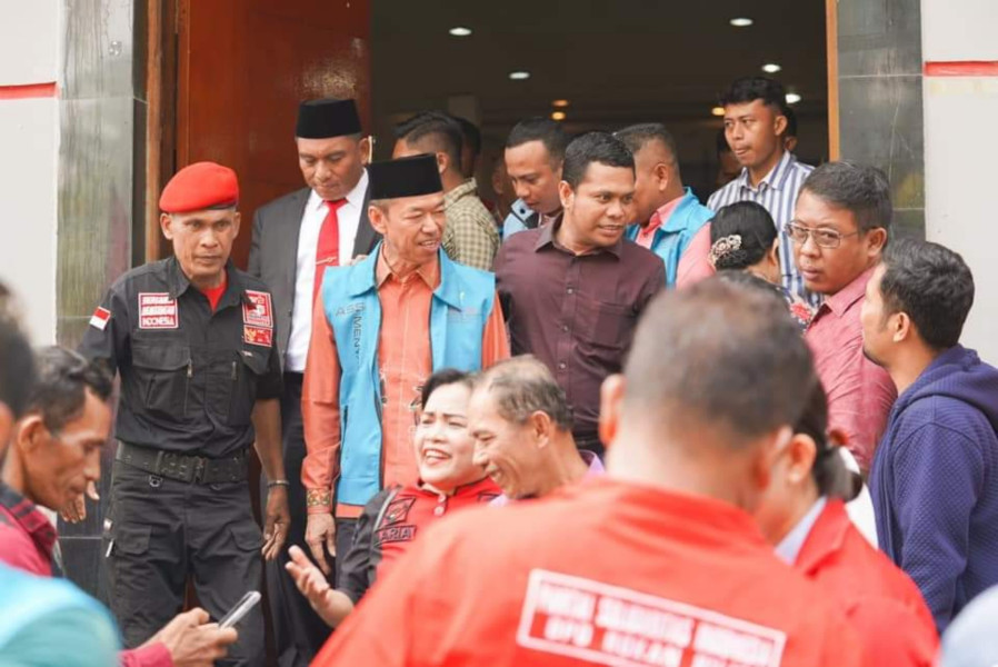 KALNA SURYA SIREGAR TAGIH KAJARI DAN KAPOLRES ROHIL MENTERSANGKAN Plt BUPATI